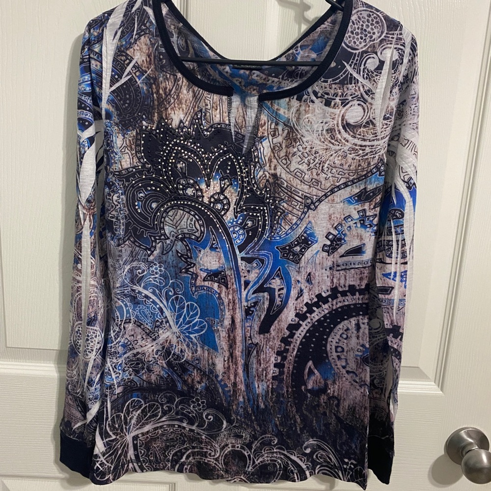 Daytrip long sleeve gorgeous detail excellent condition Size Medium fits like S